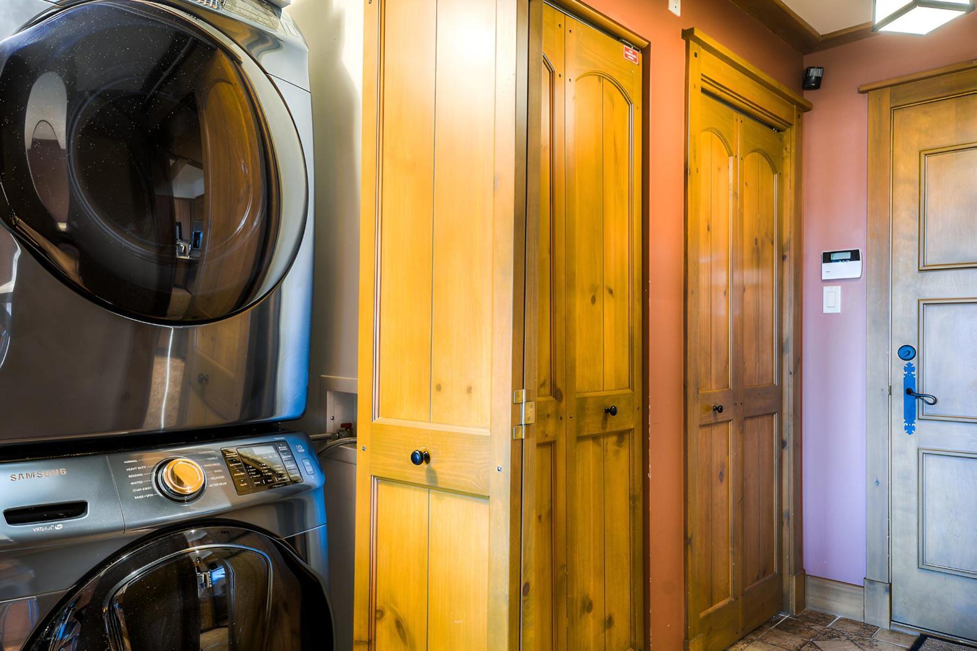 Luxurious Equinoxe Ski-In/Ski-Out Mont-Tremblant Luaran gambar