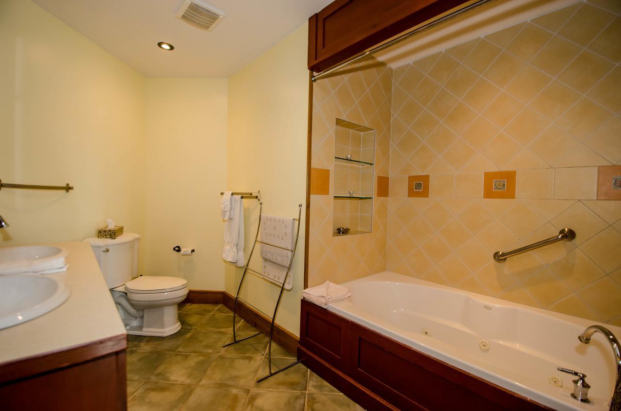 Luxurious Equinoxe Ski-In/Ski-Out Mont-Tremblant Luaran gambar