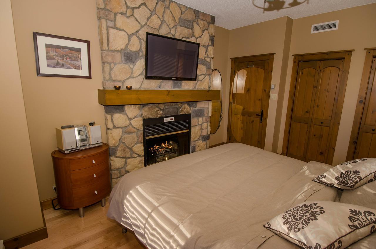 Luxurious Equinoxe Ski-In/Ski-Out Mont-Tremblant Luaran gambar