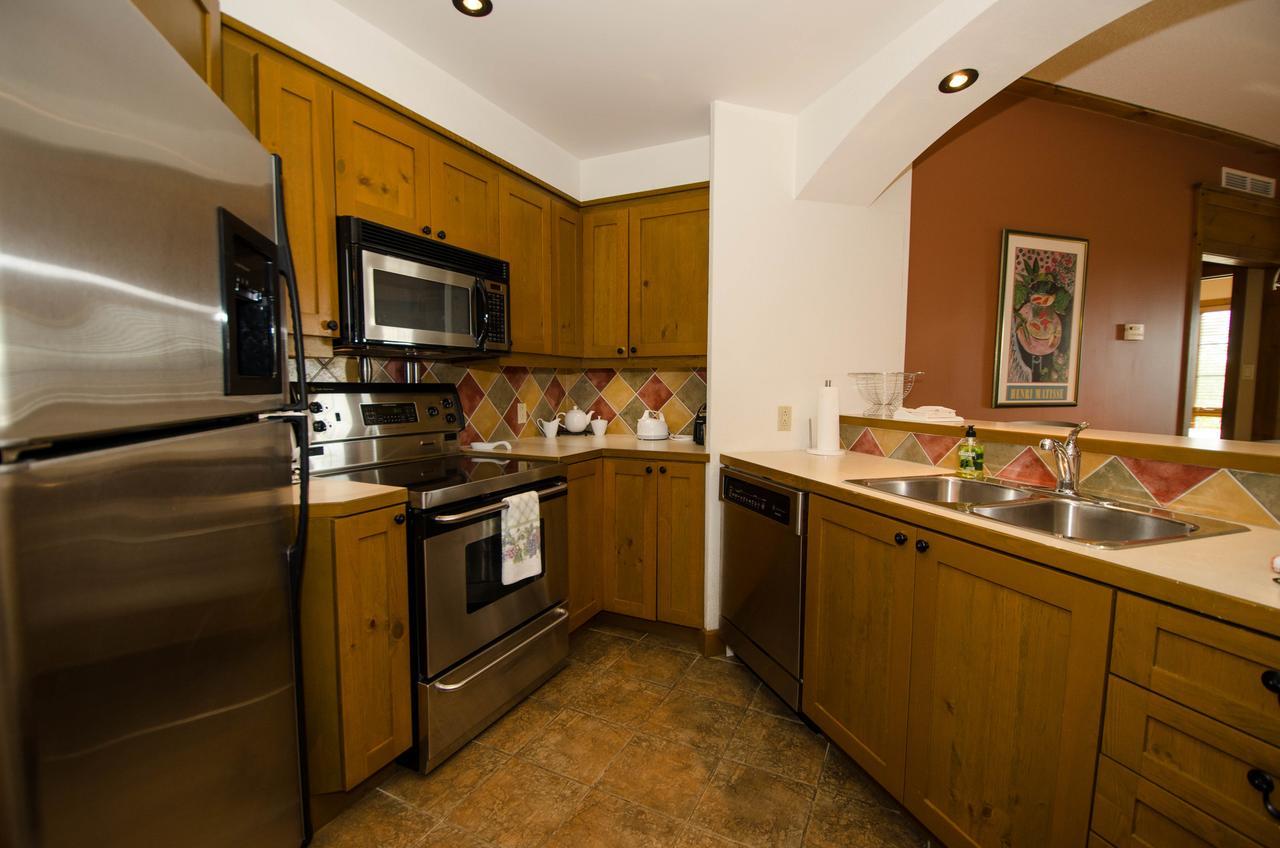Luxurious Equinoxe Ski-In/Ski-Out Mont-Tremblant Luaran gambar
